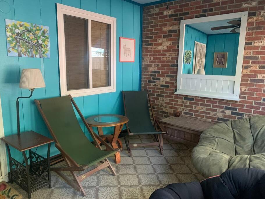 Family Friendly Downtown Home - Private Yard & Grill - Location, Location, Location! 아테네 외부 사진