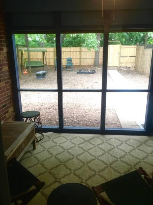 Family Friendly Downtown Home - Private Yard & Grill - Location, Location, Location! 아테네 외부 사진