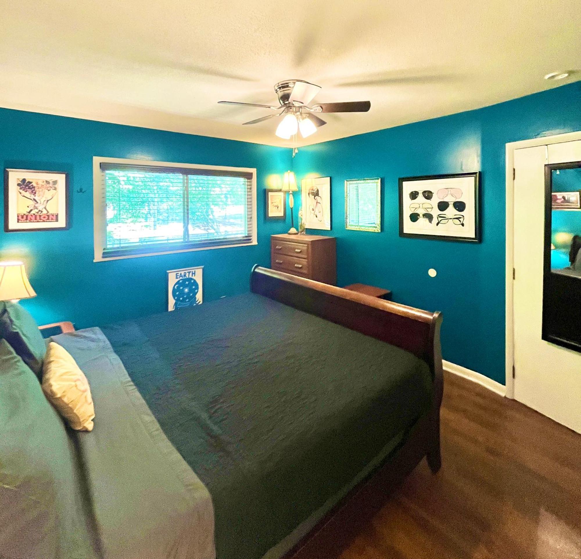 Family Friendly Downtown Home - Private Yard & Grill - Location, Location, Location! 아테네 외부 사진